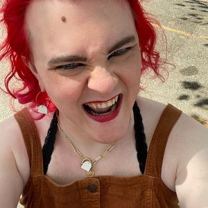 Meet your Posher, Emily rose